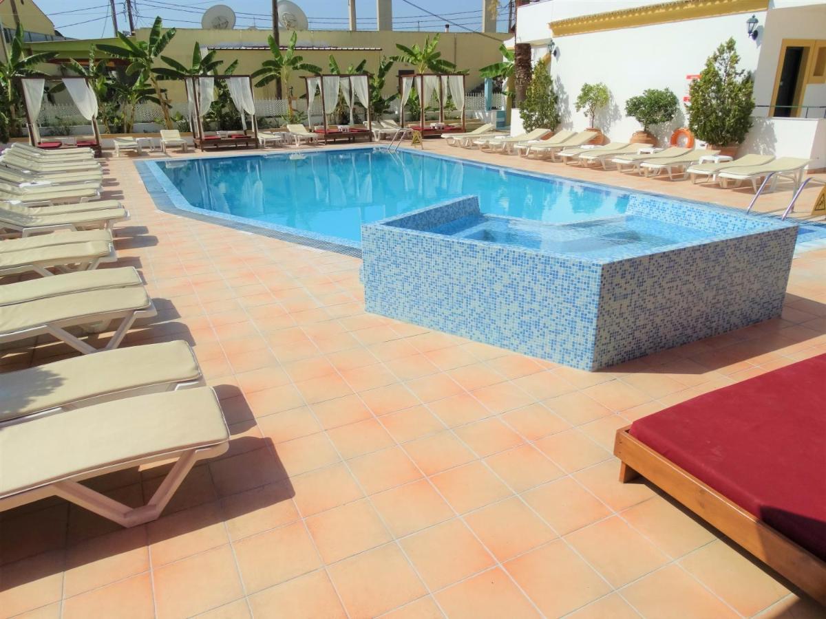 קאבוס Oasis Beach Club מראה חיצוני תמונה
