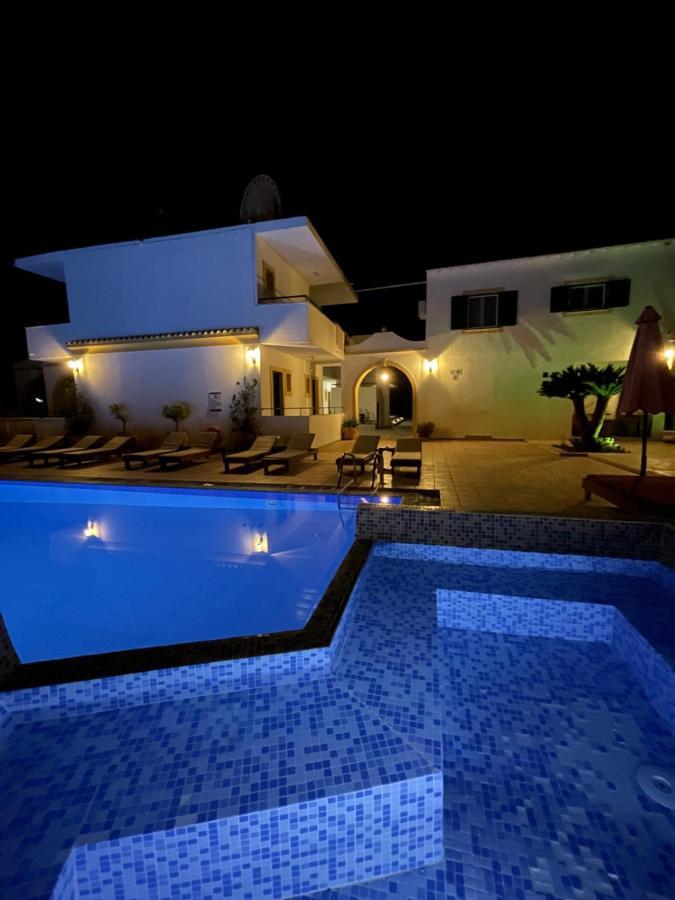 קאבוס Oasis Beach Club מראה חיצוני תמונה