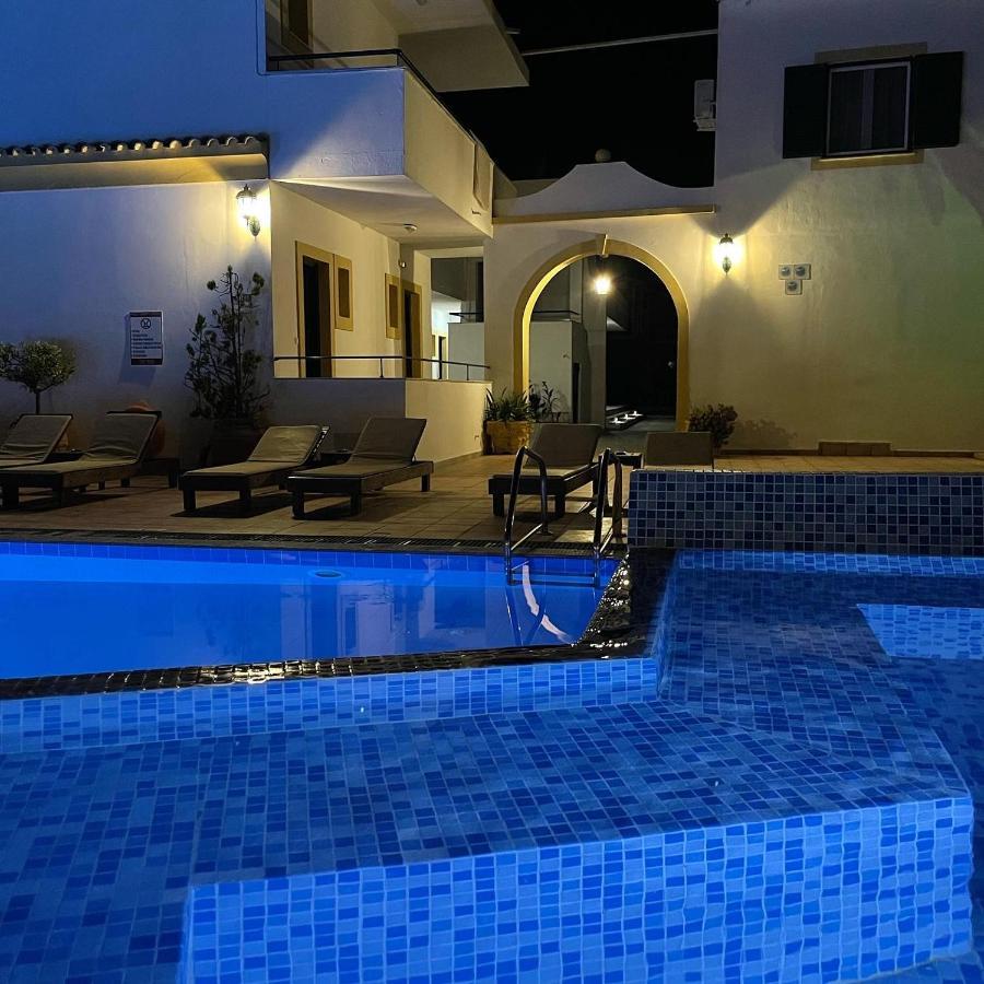 קאבוס Oasis Beach Club מראה חיצוני תמונה
