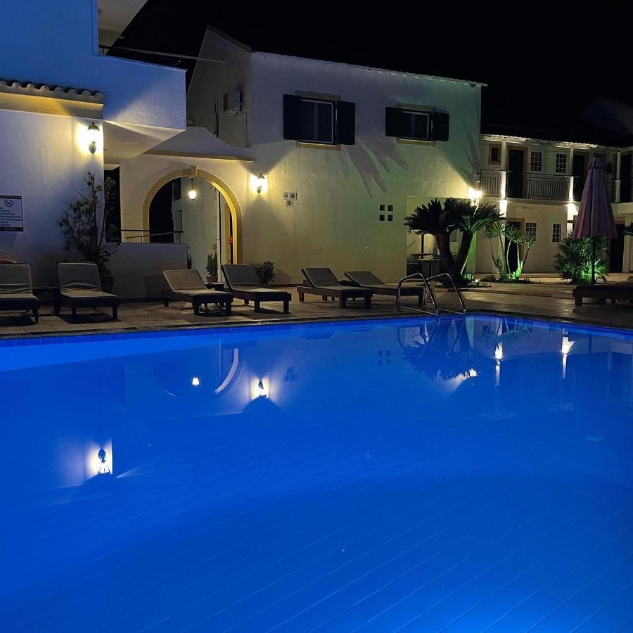 קאבוס Oasis Beach Club מראה חיצוני תמונה