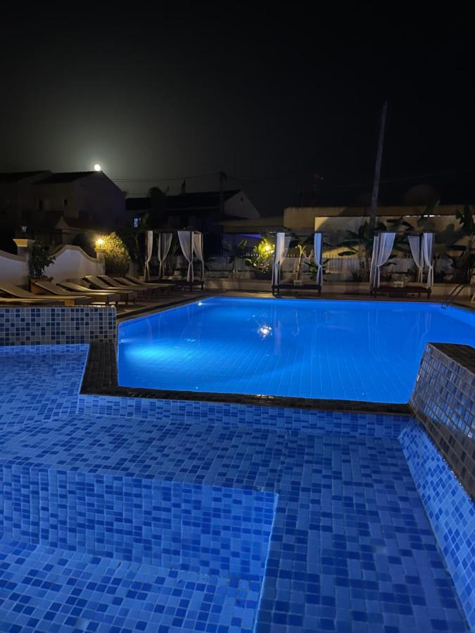 קאבוס Oasis Beach Club מראה חיצוני תמונה