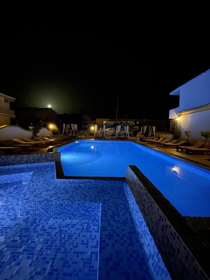 קאבוס Oasis Beach Club מראה חיצוני תמונה